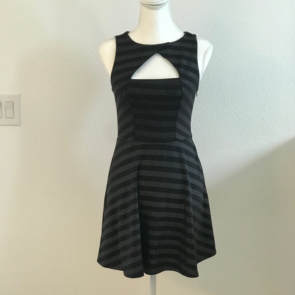 Material Girl Size Medium - Like New